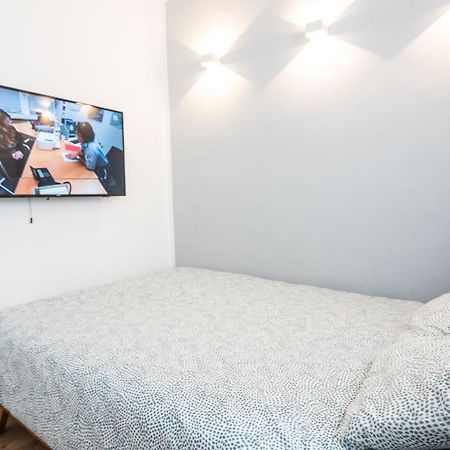 Cozy Design Apartament In Magheru Бухарест Экстерьер фото